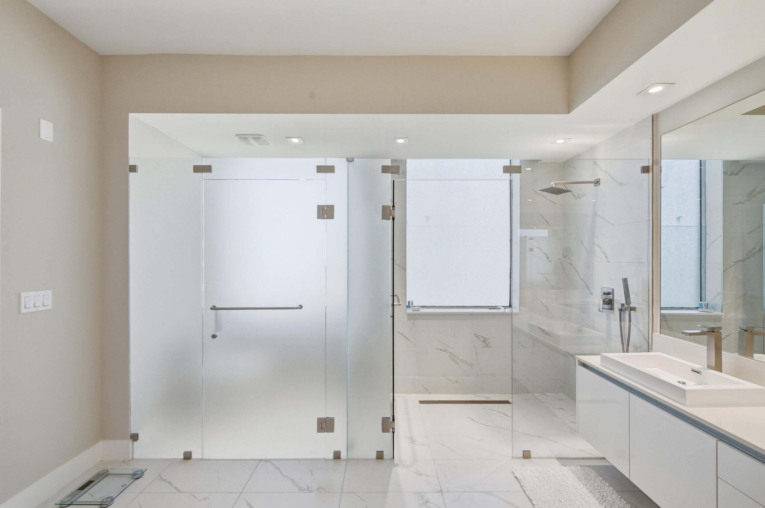 Amrit Ocean - Residential