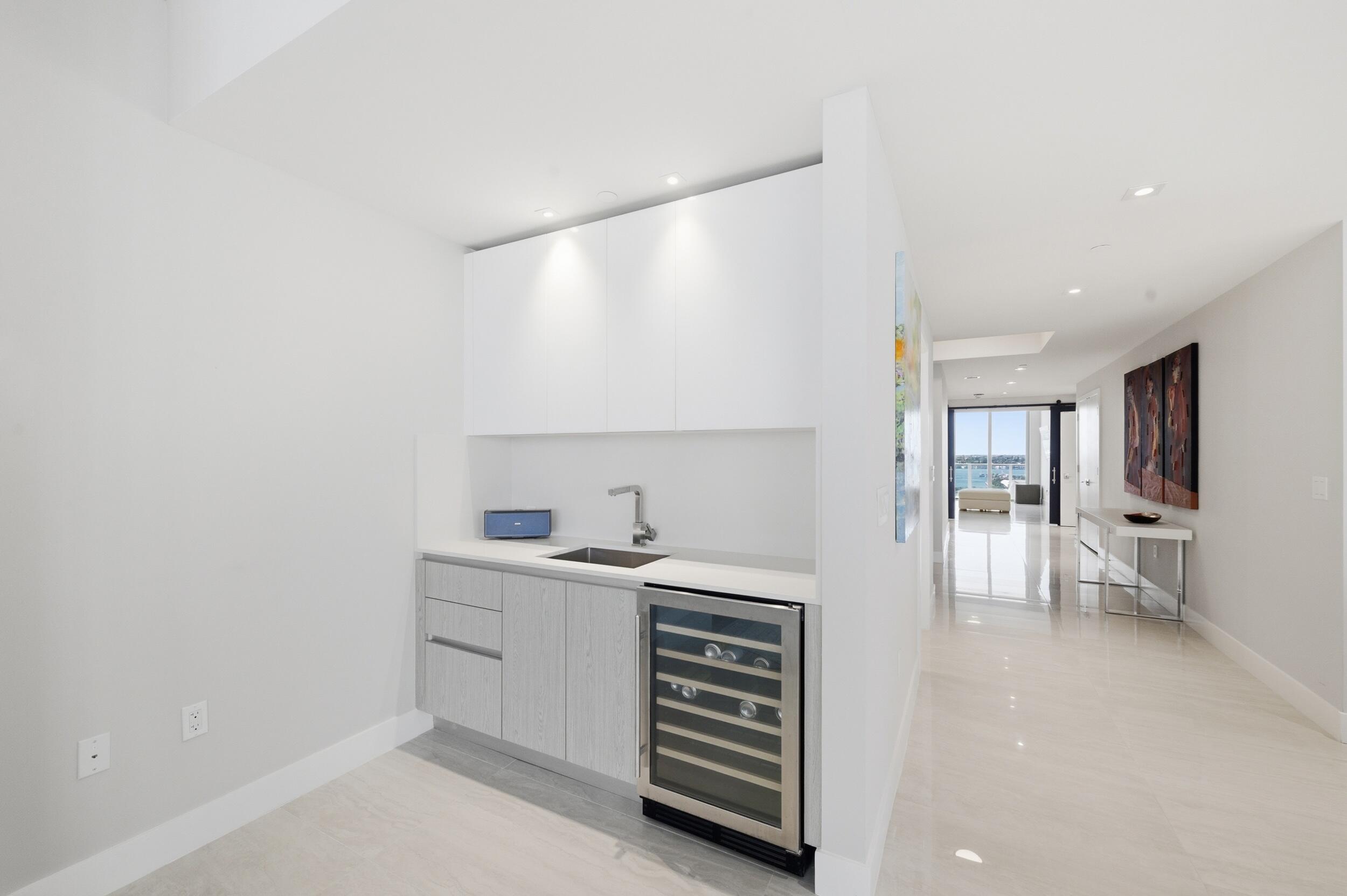 Amrit Ocean - Residential