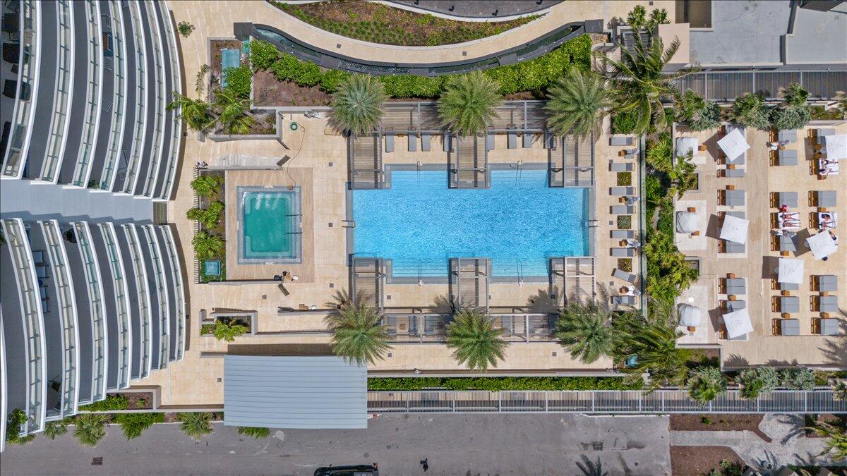 Amrit Ocean - Residential