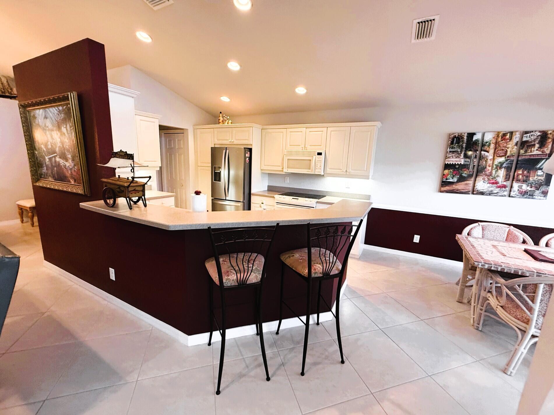 COTTAGES AT HOBE SOUND (a/k/a Banner Lake) - Residential