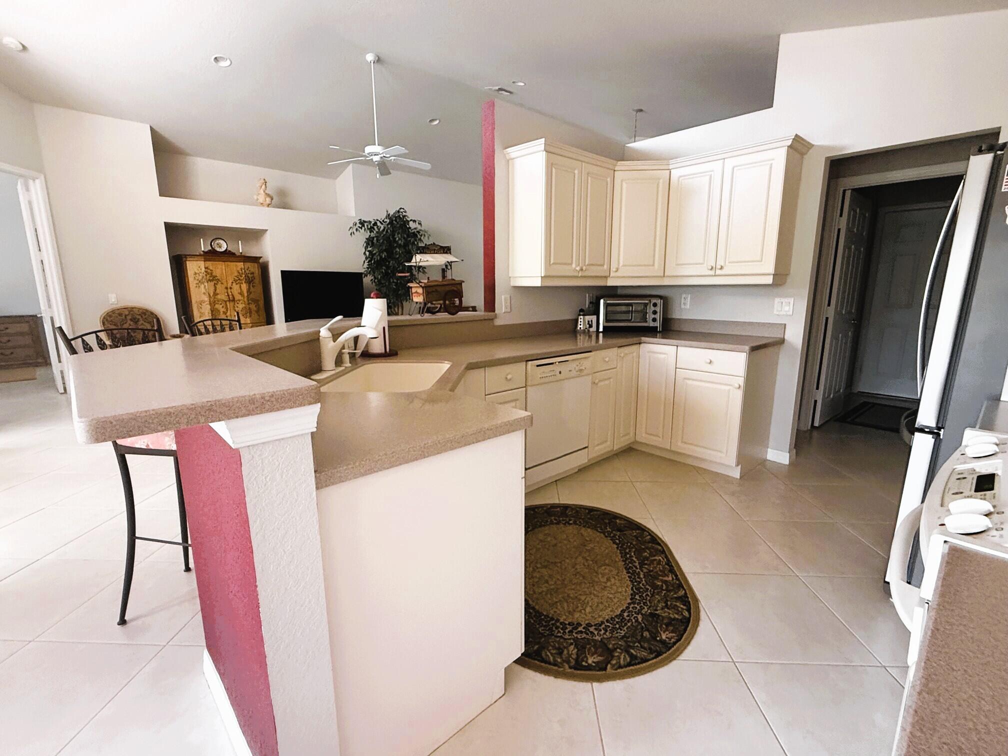 COTTAGES AT HOBE SOUND (a/k/a Banner Lake) - Residential