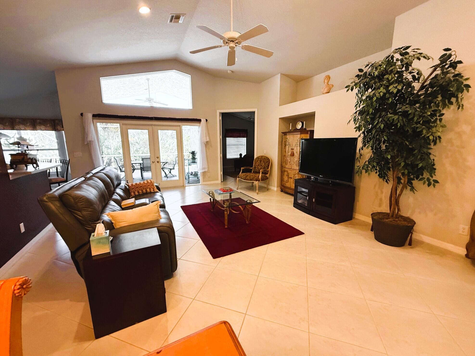 COTTAGES AT HOBE SOUND (a/k/a Banner Lake) - Residential