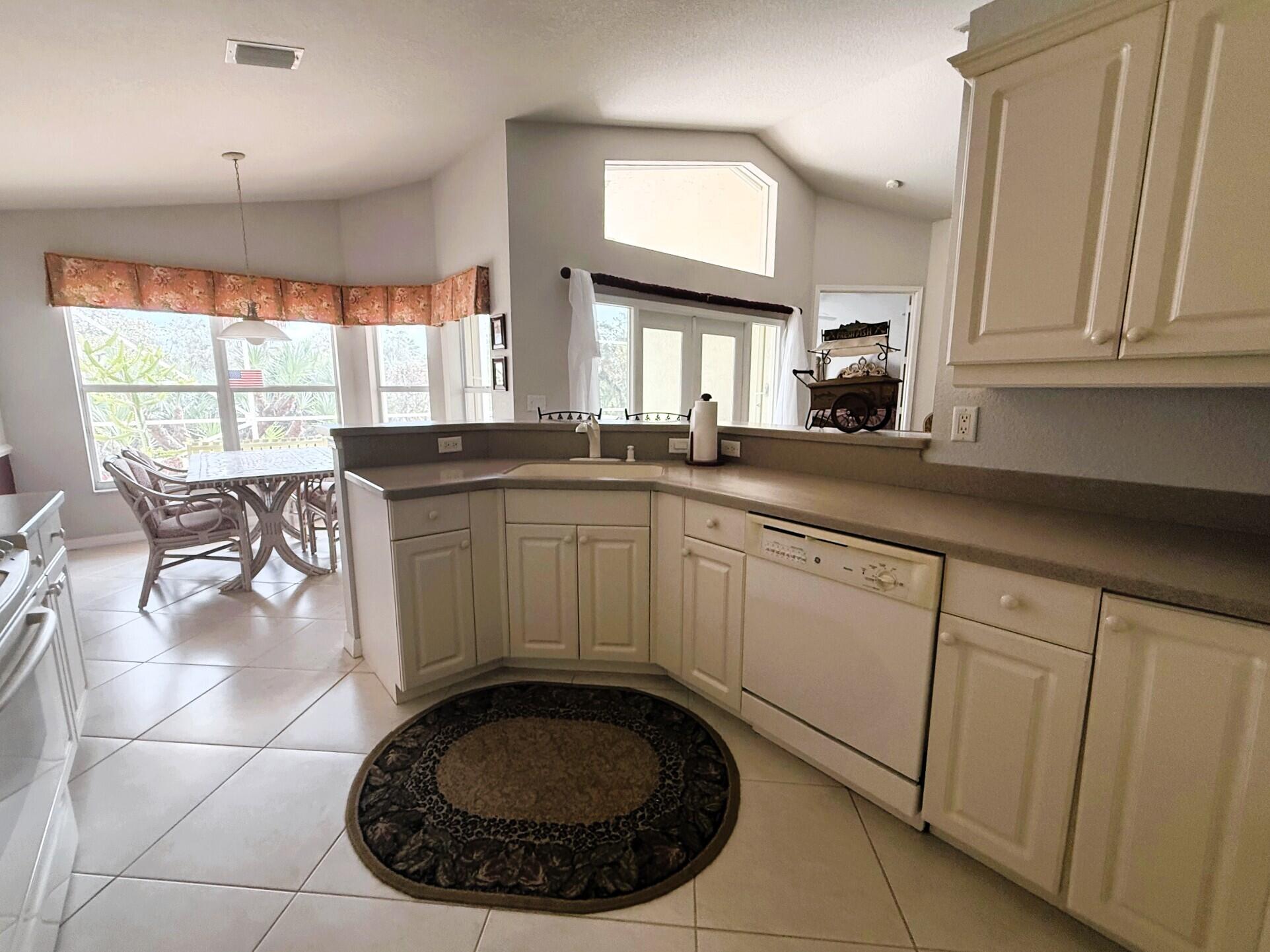 COTTAGES AT HOBE SOUND (a/k/a Banner Lake) - Residential