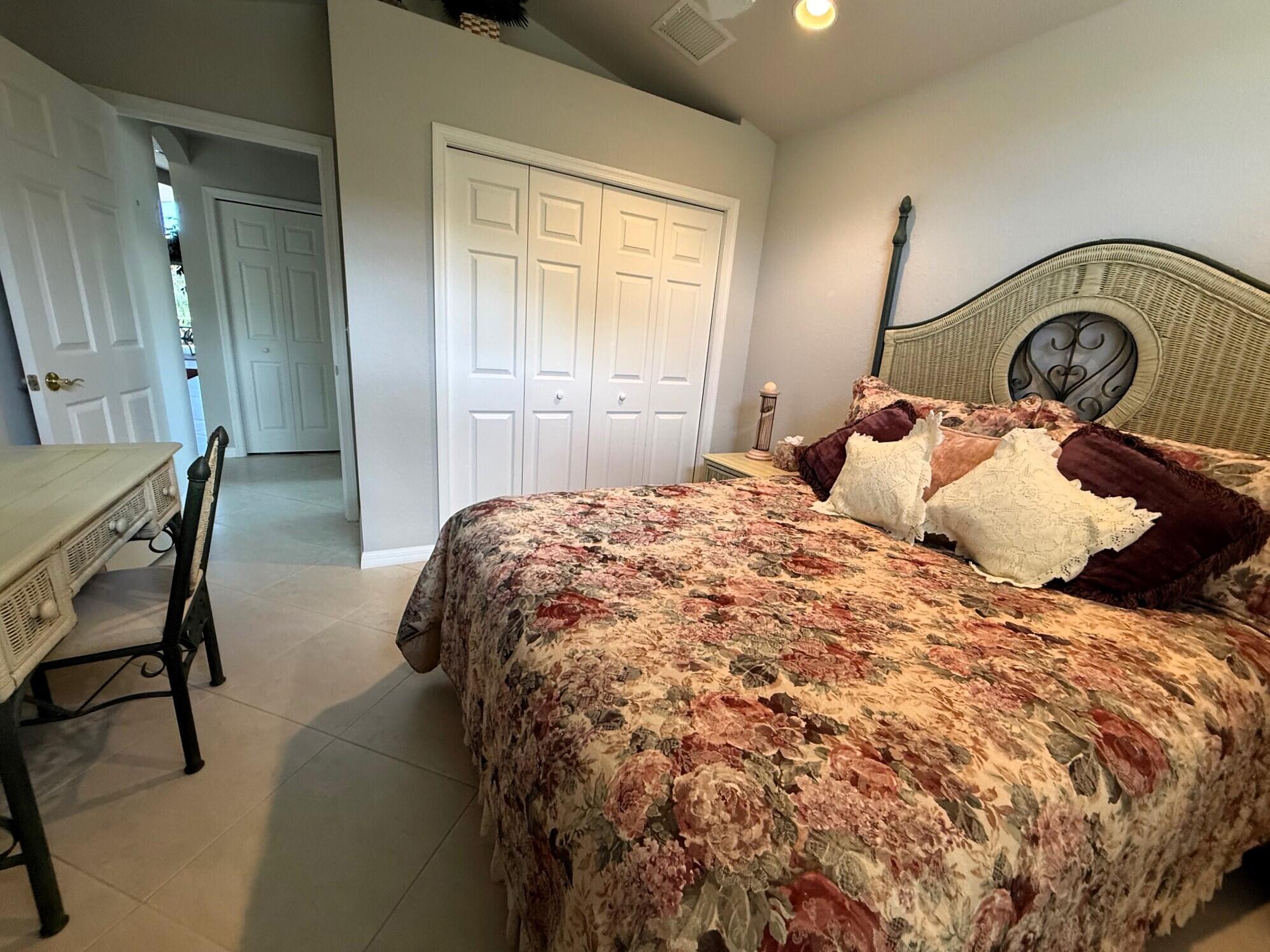 COTTAGES AT HOBE SOUND (a/k/a Banner Lake) - Residential