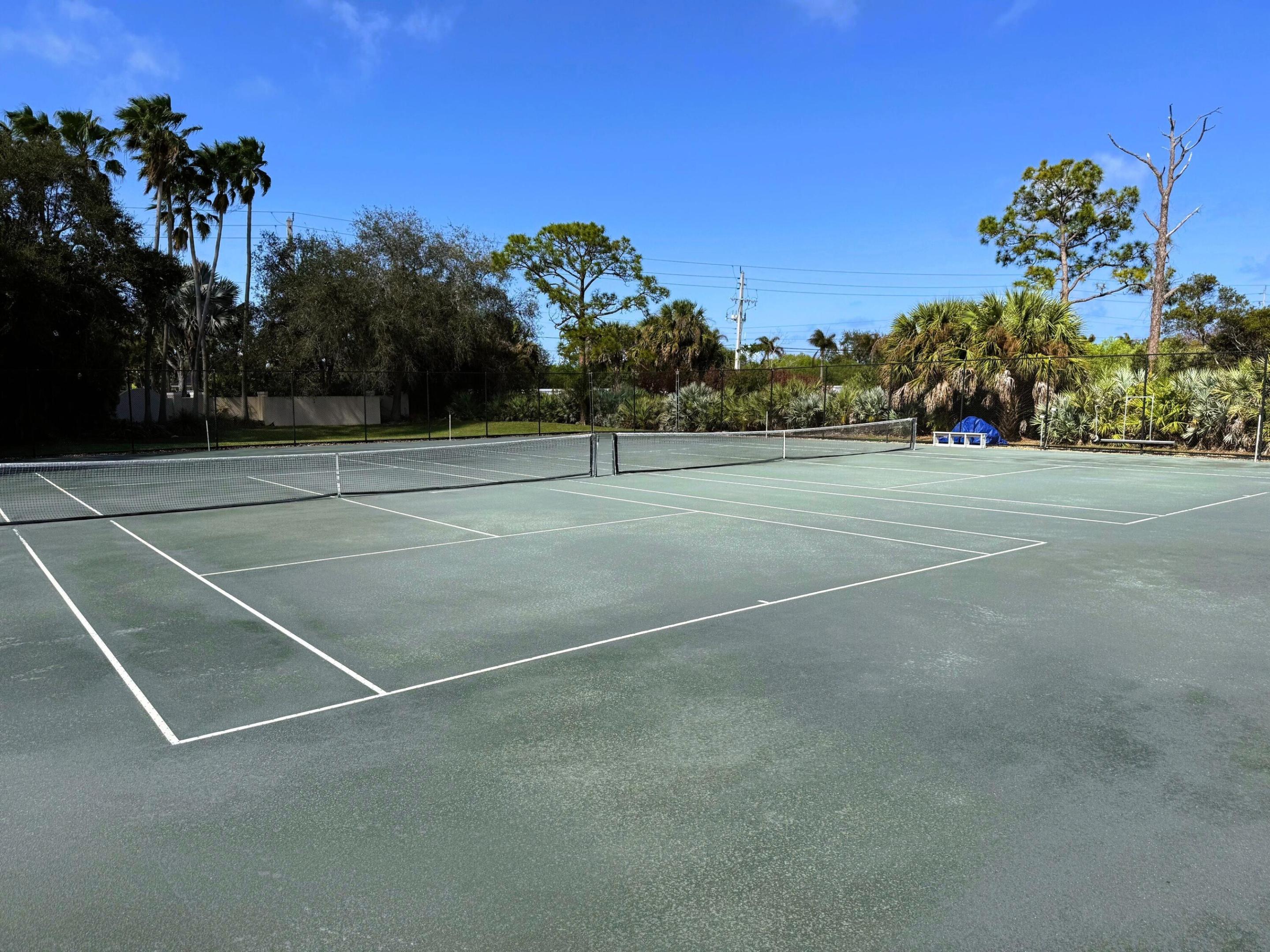 COTTAGES AT HOBE SOUND (a/k/a Banner Lake) - Residential
