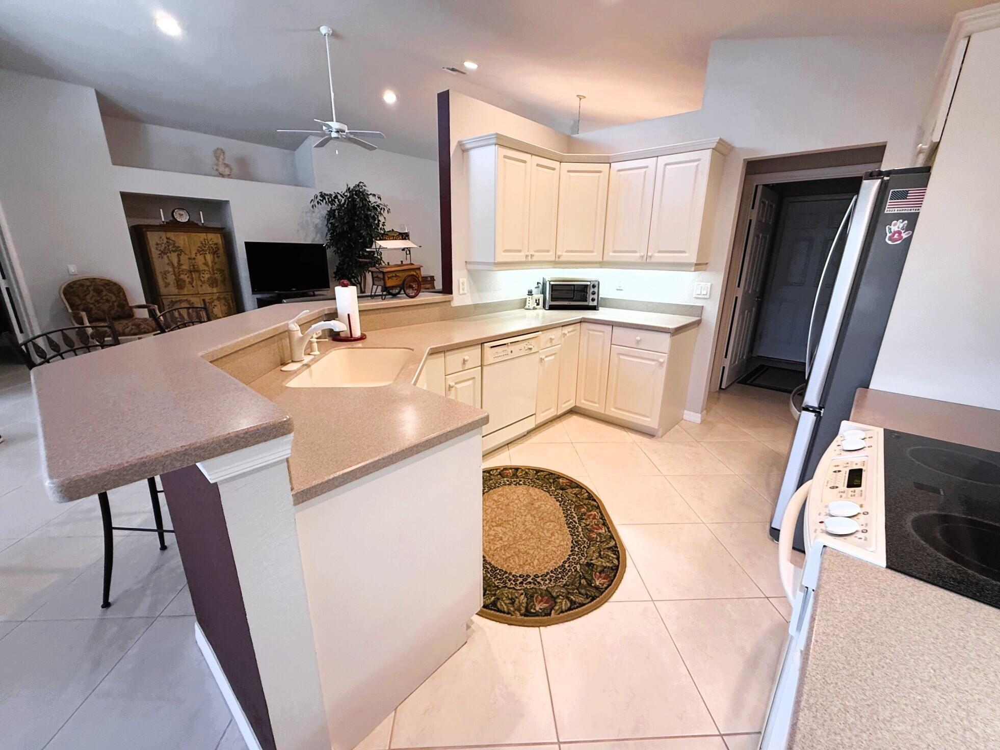 COTTAGES AT HOBE SOUND (a/k/a Banner Lake) - Residential