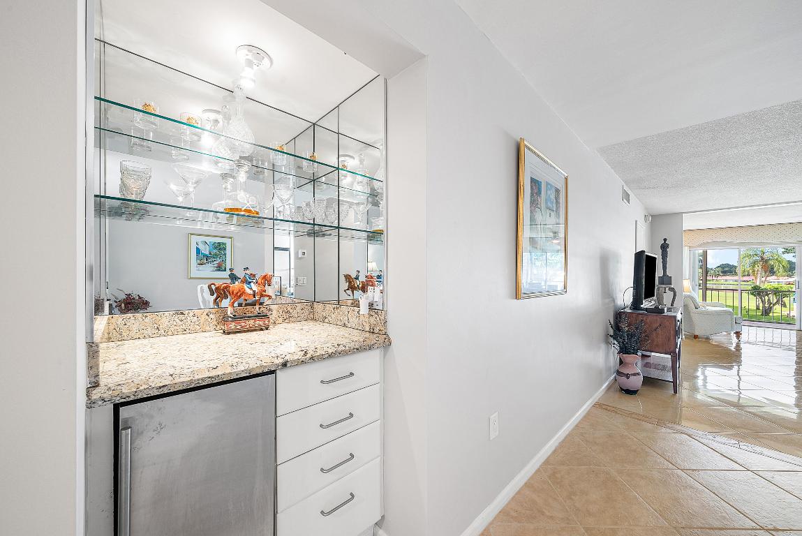 ATLANTIS SHERBROOKE VILLAS CONDO - Residential