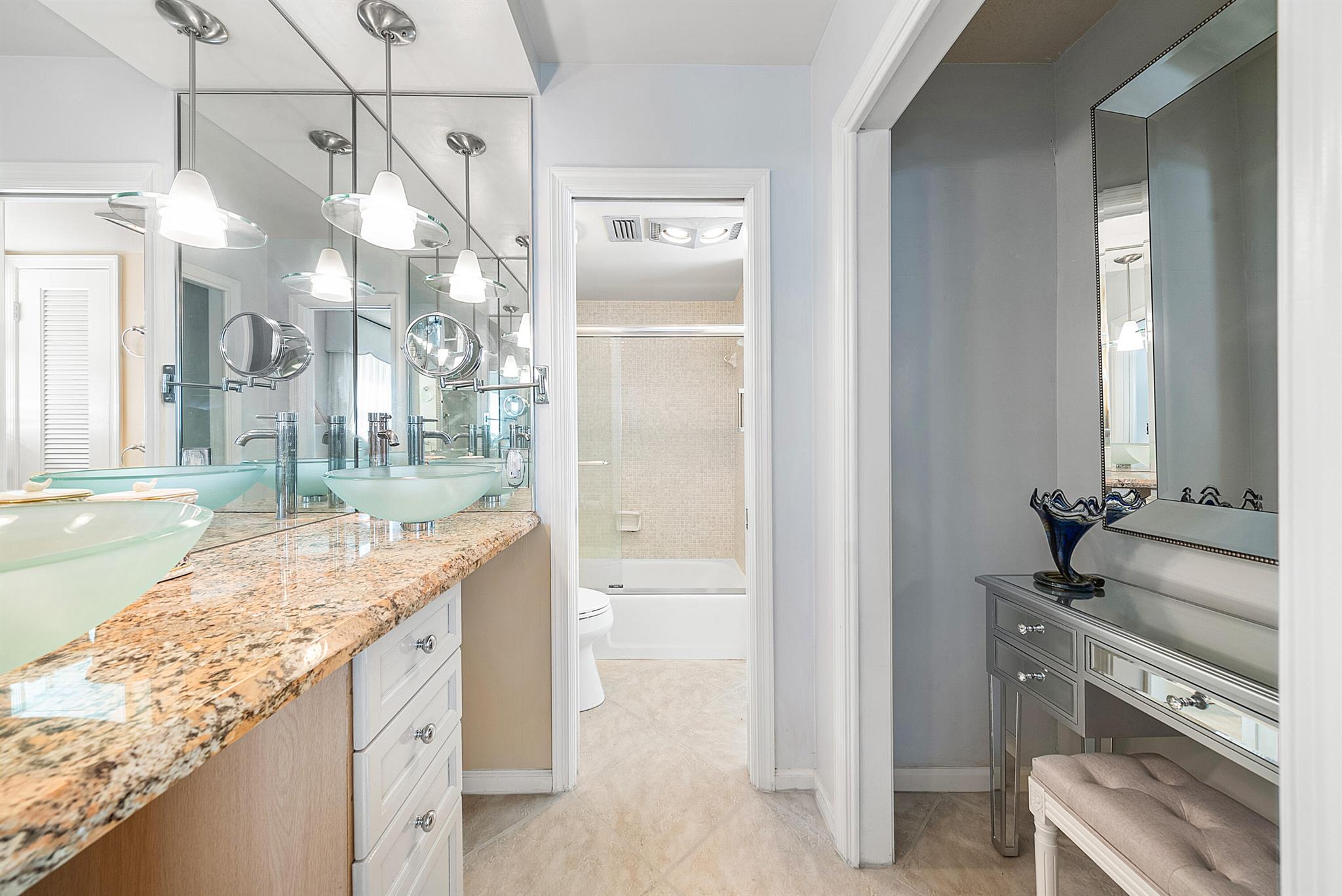 ATLANTIS SHERBROOKE VILLA - Residential