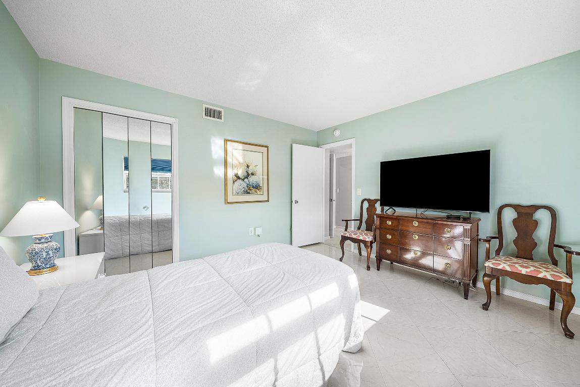 ATLANTIS SHERBROOKE VILLAS CONDO - Residential