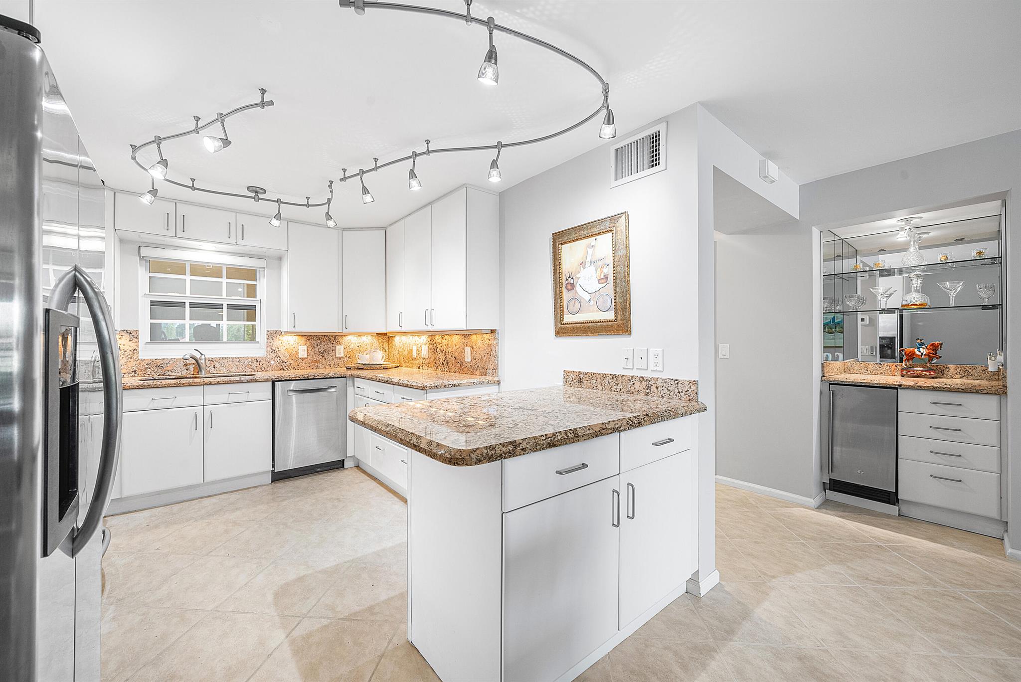 ATLANTIS SHERBROOKE VILLA - Residential