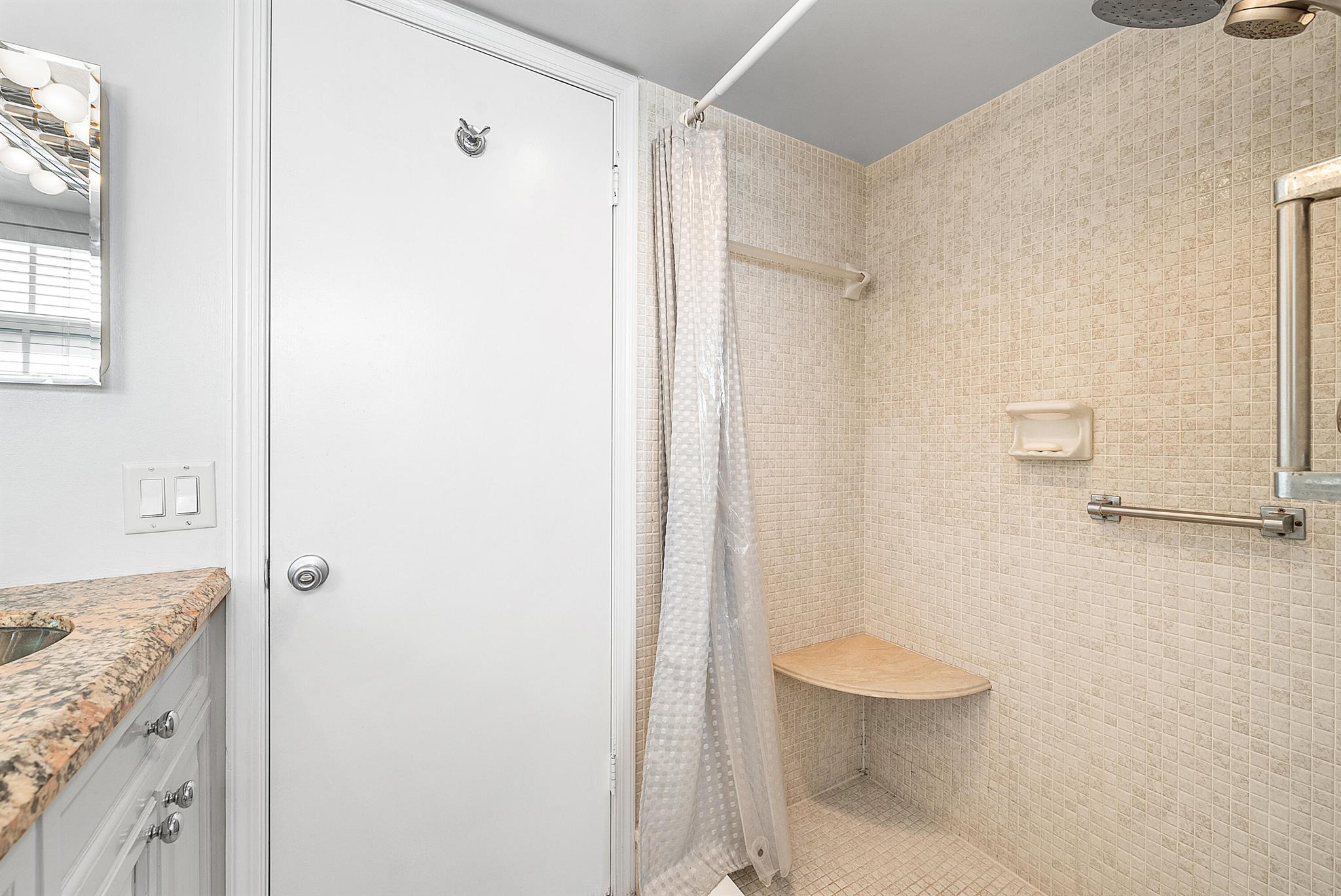 ATLANTIS SHERBROOKE VILLA - Residential