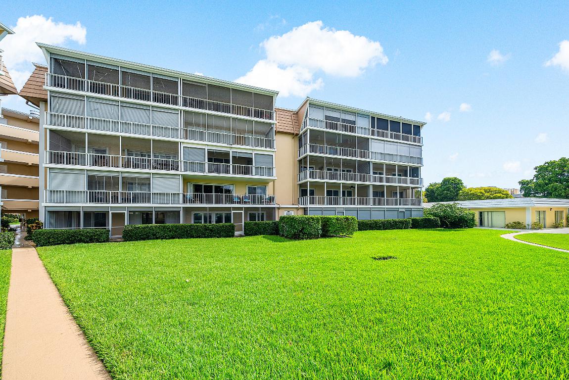 ATLANTIS SHERBROOKE VILLAS CONDO - Residential