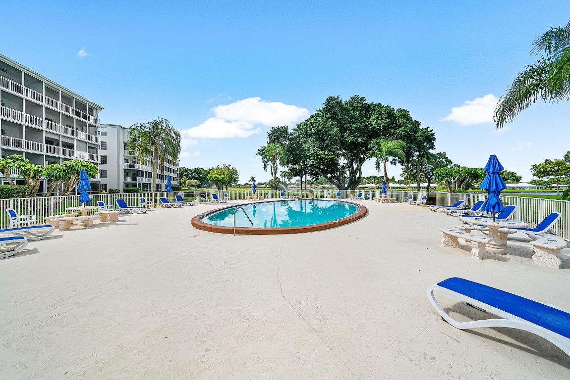 ATLANTIS SHERBROOKE VILLAS CONDO - Residential