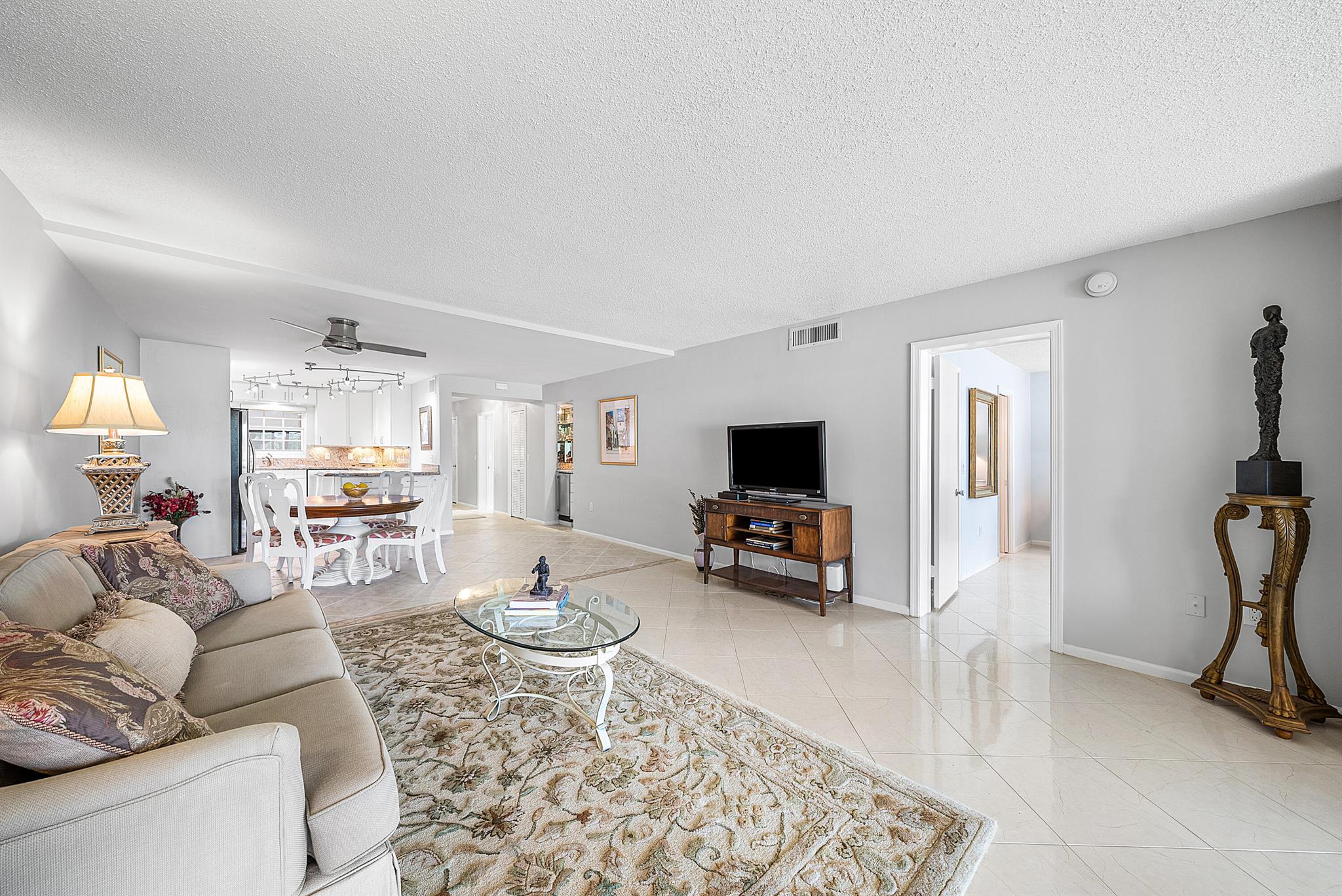 ATLANTIS SHERBROOKE VILLA - Residential
