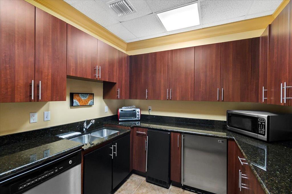 RESIDENCES AT MIDTOWN CONDO - Residential