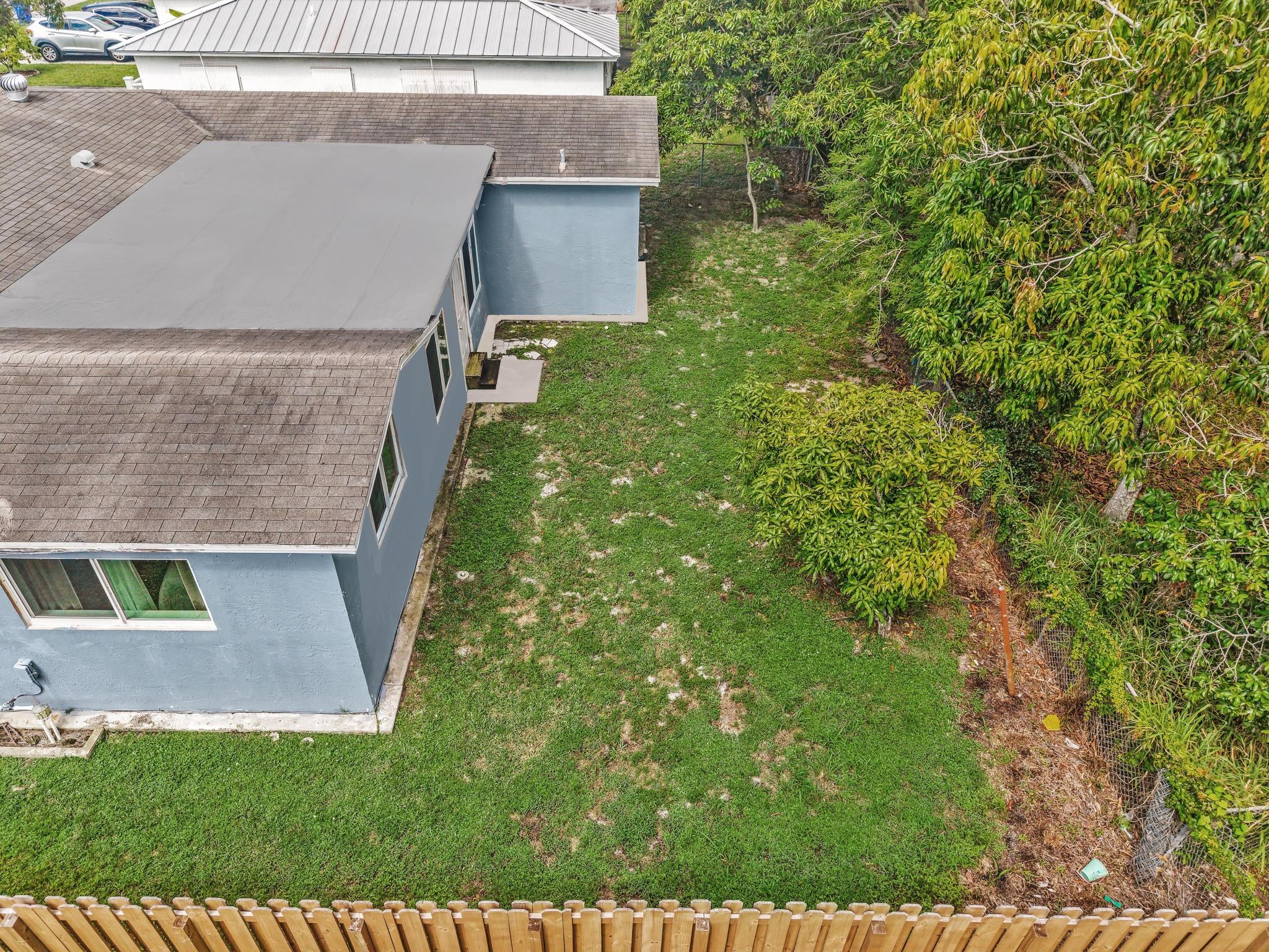 5260 SW 6TH Place