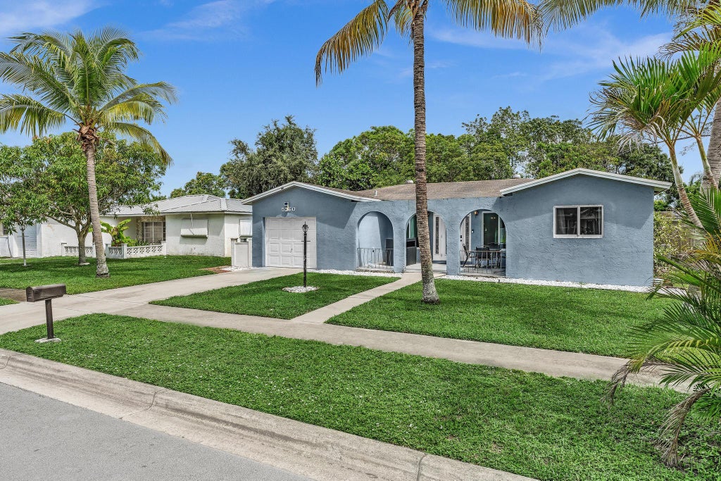 Photo of 5260 SW 6TH Place, Margate, FL 33068 (MLS # B26071403)