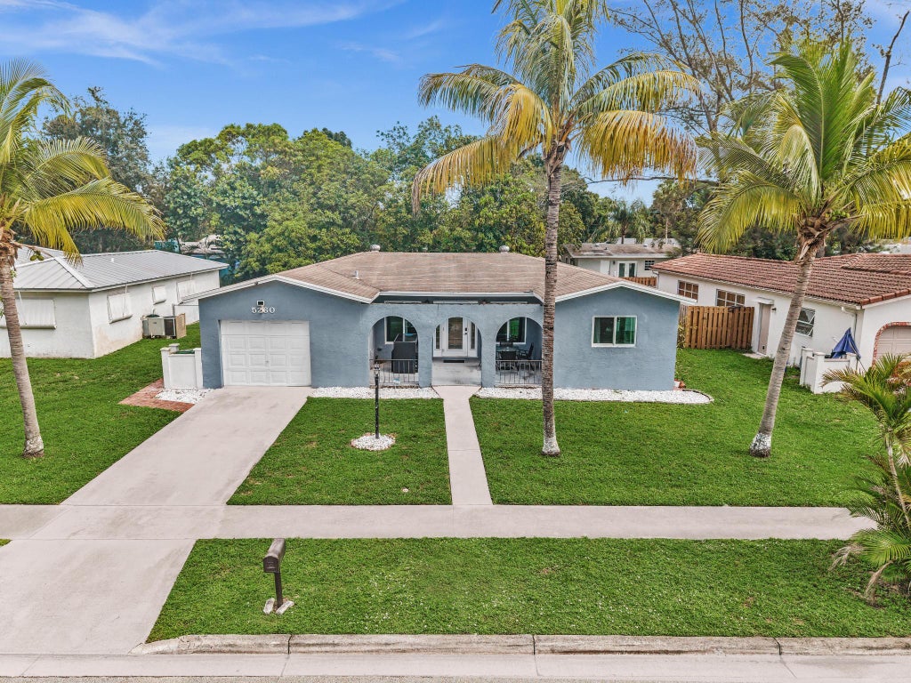 Photo of 5260 SW 6TH Place, Margate, FL 33068 (MLS # B26071403)