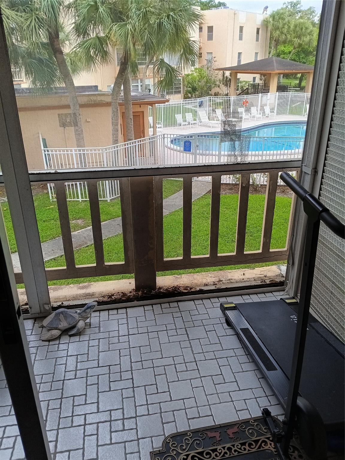 ROKEST CONDOMINIUMS - Residential