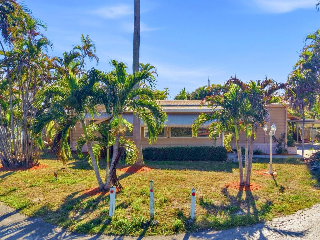 Photo of 8903 Oak Street, Boynton Beach, FL 33436 (MLS # R11166994)