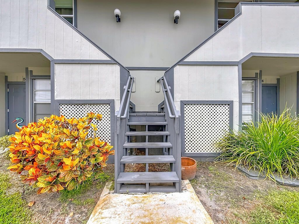 Photo of 8259 SE Croft Circle #L-7, Hobe Sound, FL 33455 (MLS # R11127046)