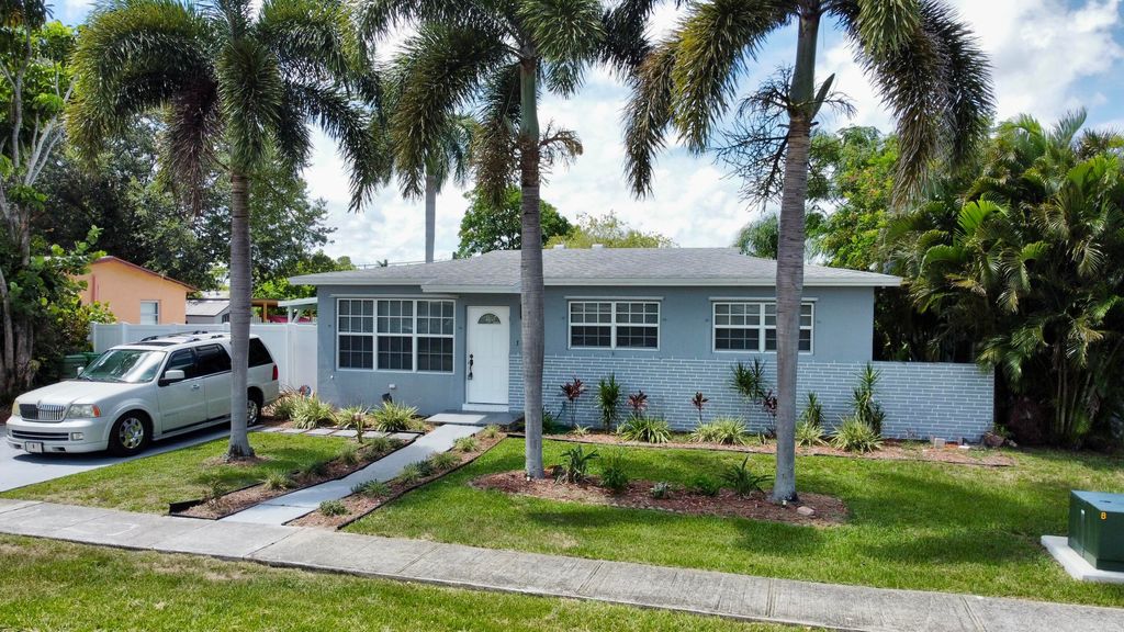 Photo of 344 Shady Lane Road, Palm Springs, FL 33461 (MLS # R10985022)