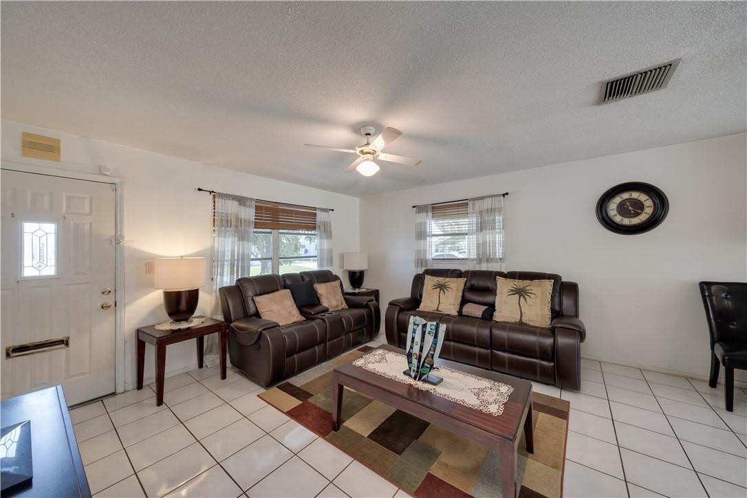 MAINLANDS OF TAMARAC LAKES - Residential