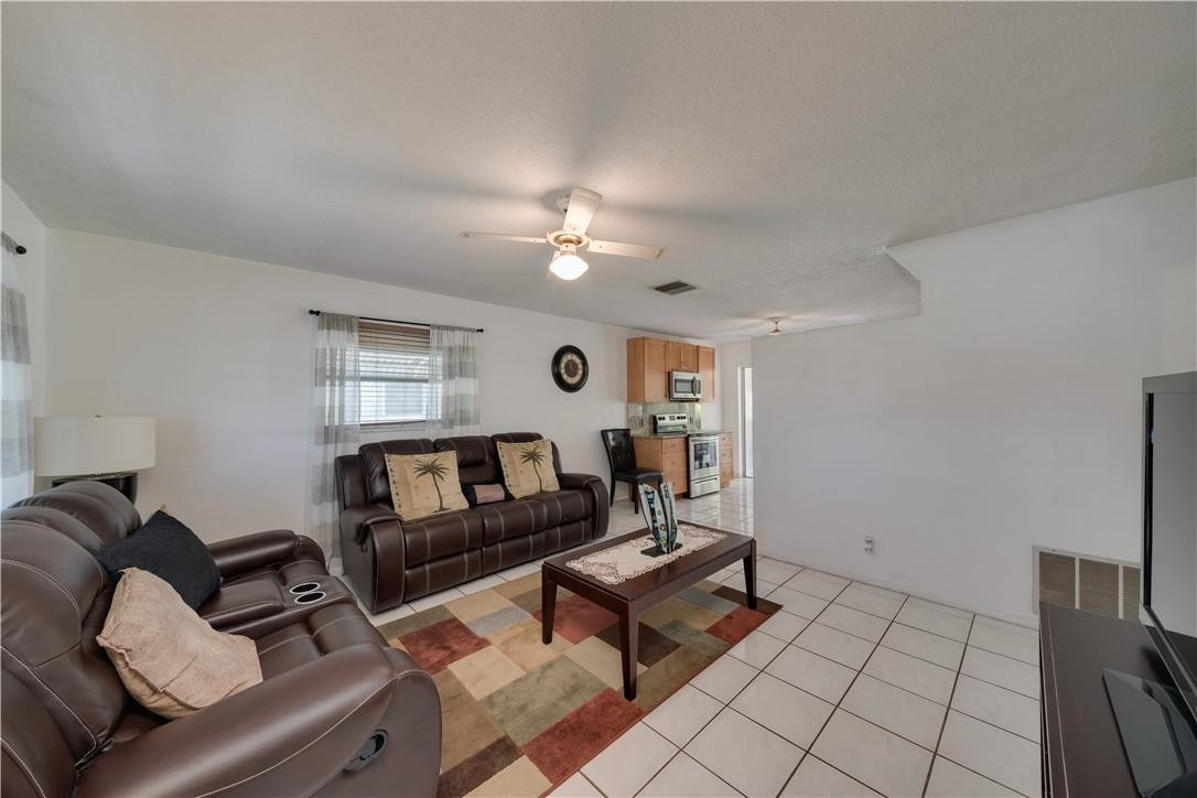 MAINLANDS OF TAMARAC LAKES - Residential