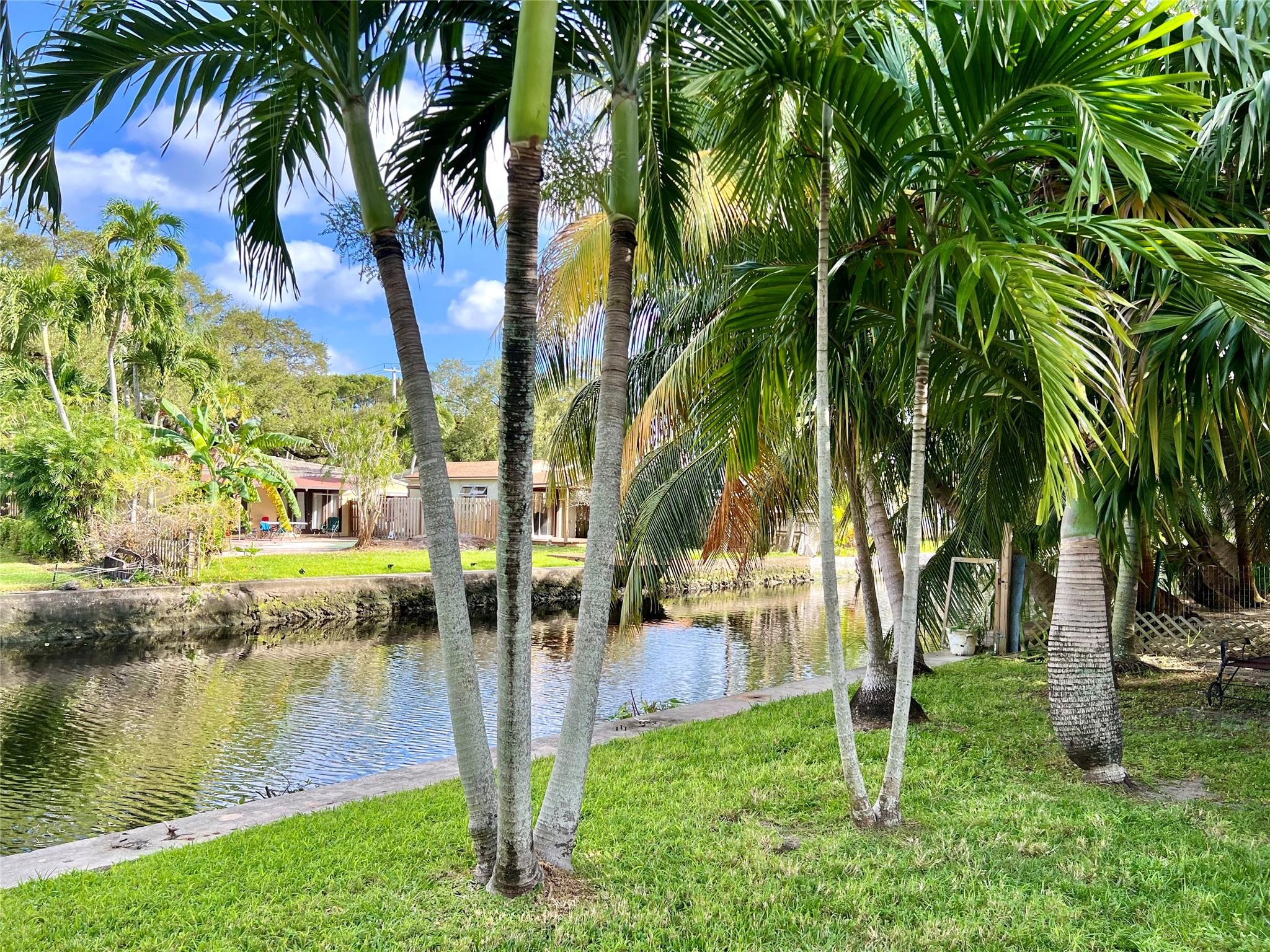 808 SW 8th Ter