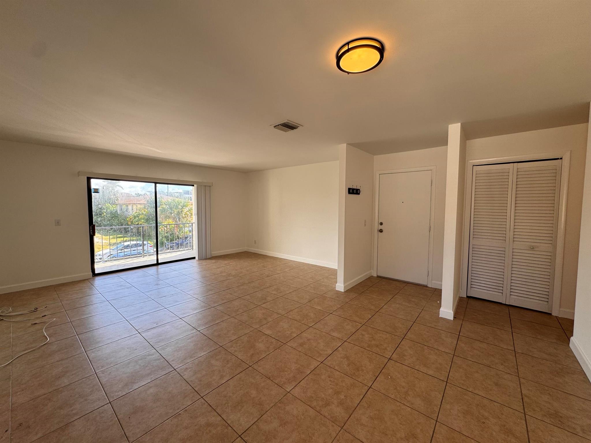 ONE TWENTY FIVE PALMWAY C - Residential Lease