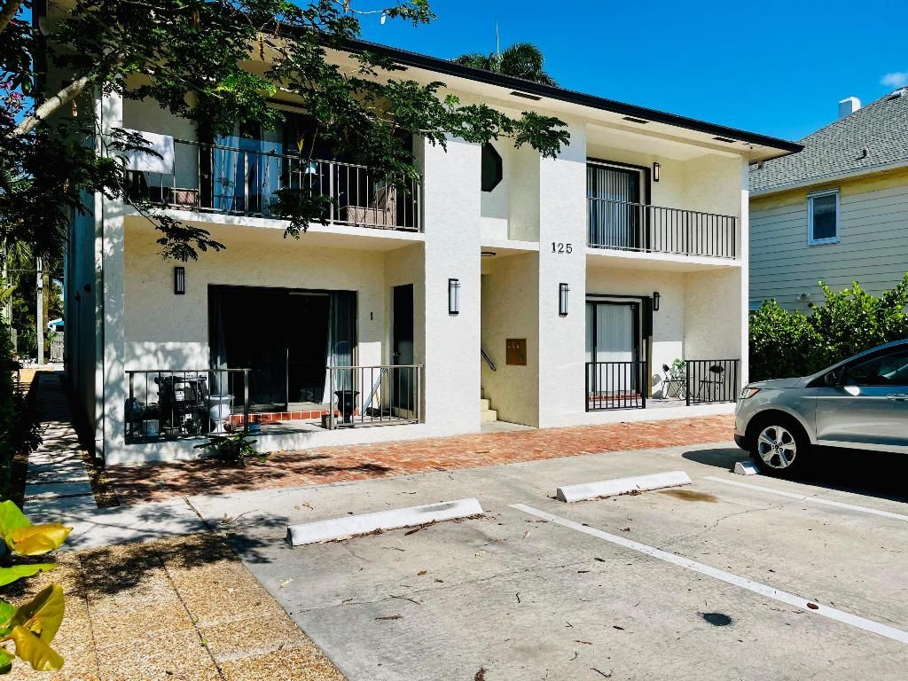 Photo of 125 S Palmway Avenue #4, Lake Worth Beach, FL 33460 (MLS # R11148564)