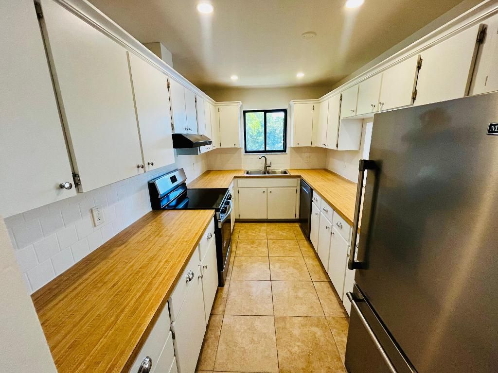 Photo of 125 S Palmway Avenue #4, Lake Worth Beach, FL 33460 (MLS # R11148564)