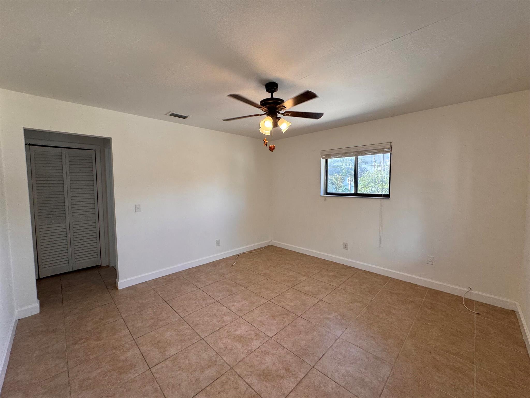 ONE TWENTY FIVE PALMWAY C - Residential Lease