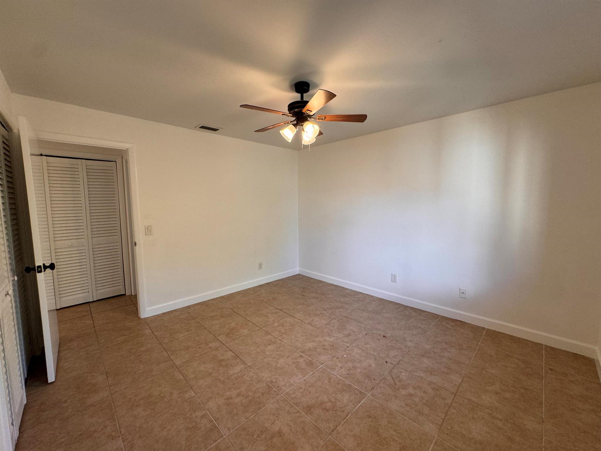 ONE TWENTY FIVE PALMWAY C - Residential Lease