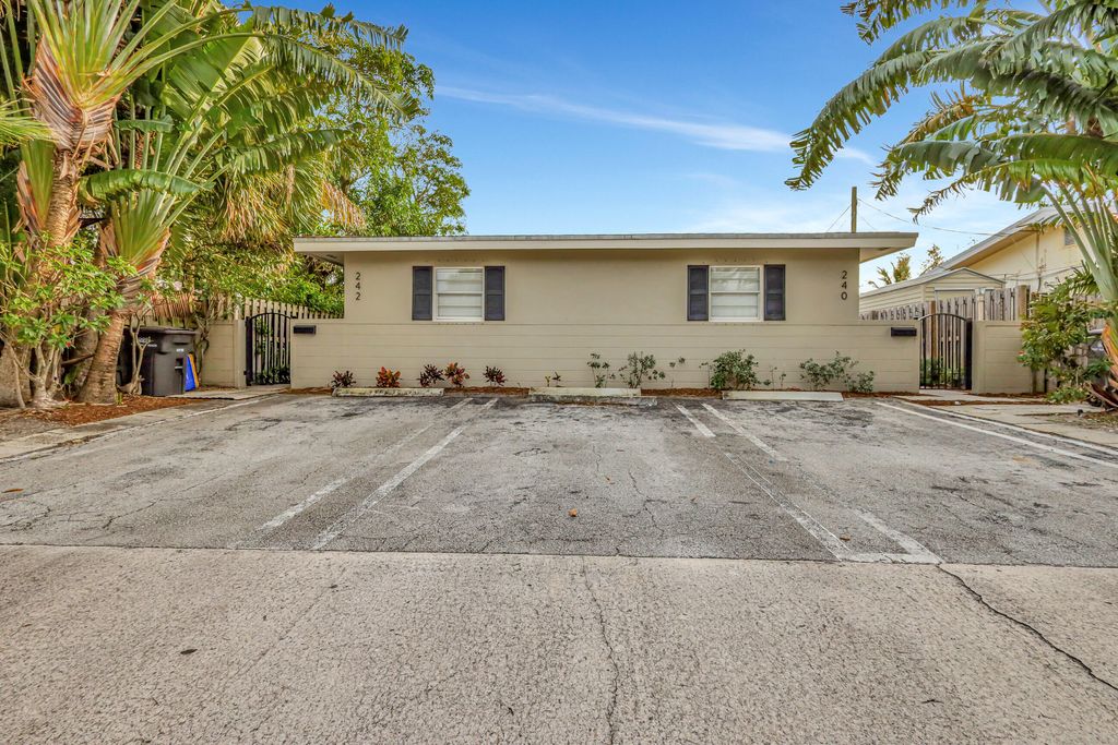 Photo of 240 Wenonah Place #Back, West Palm Beach, FL 33405 (MLS # R10983689)