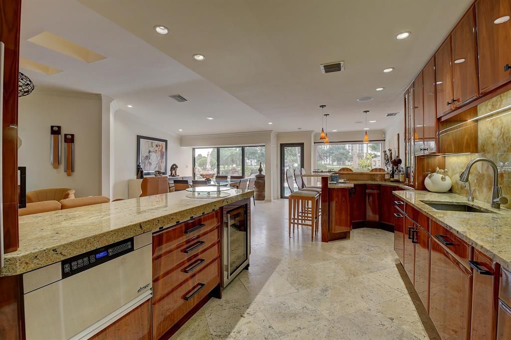 Photo of 20426 Linksview Drive, Boca Raton, FL 33434 (MLS # R10798401)