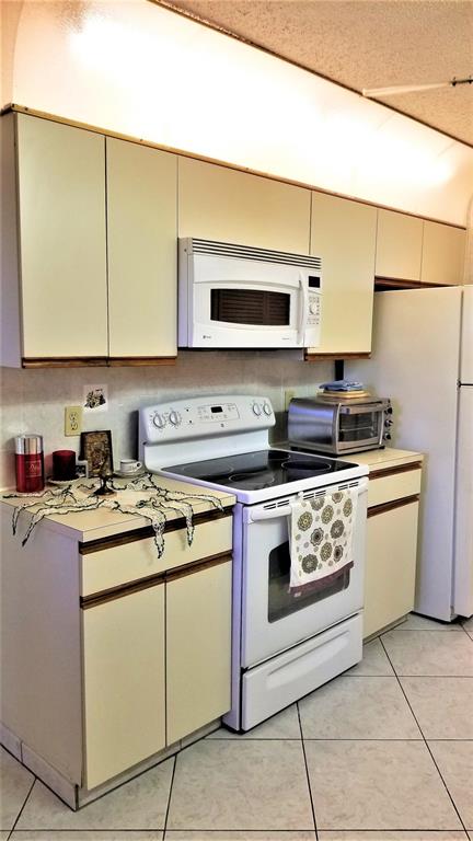 GRAMERCY AT POINCIANA CONDO - Residential