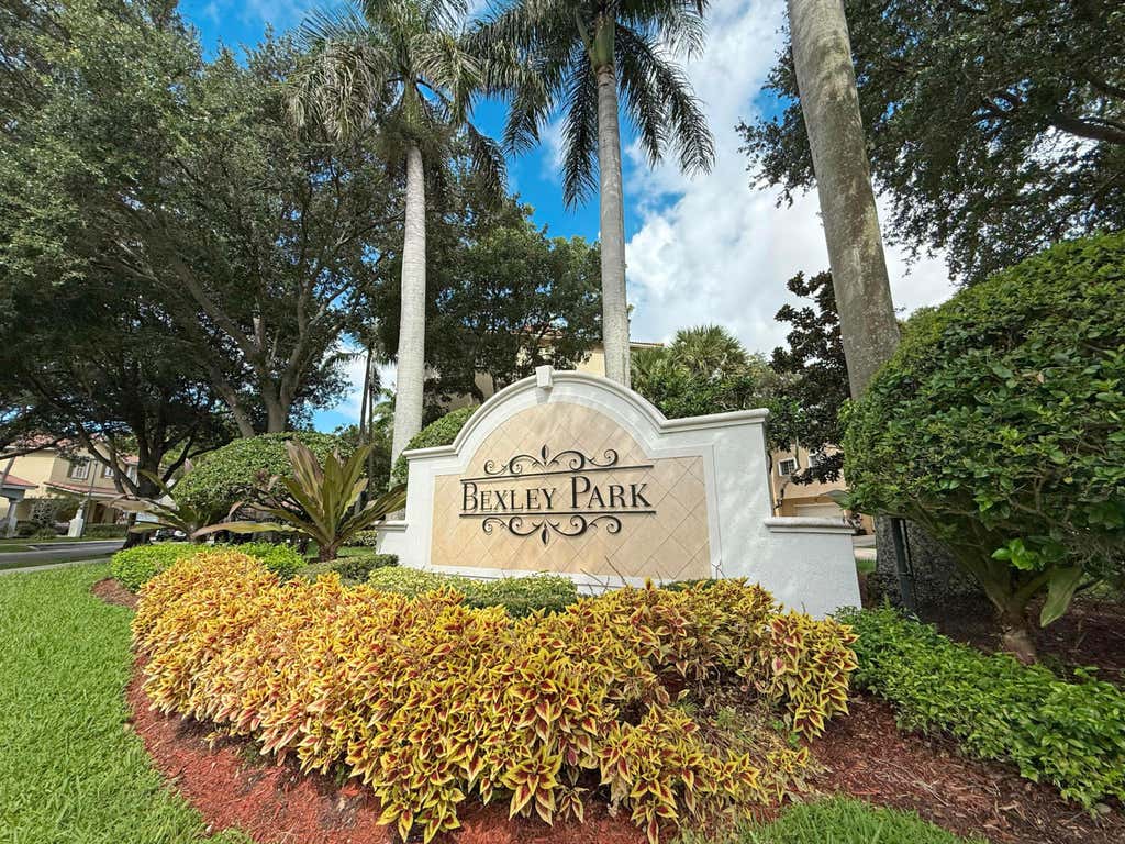 Photo of 4533 Highgate Drive #B, Delray Beach, FL 33445 (MLS # B26062381)