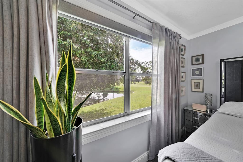 SUNRISE LAKES - Residential