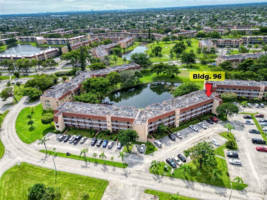 SUNRISE LAKES - Residential