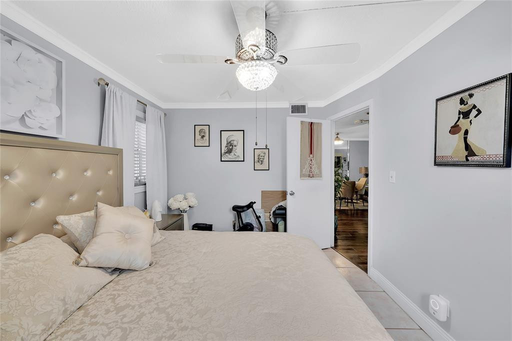 SUNRISE LAKES - Residential