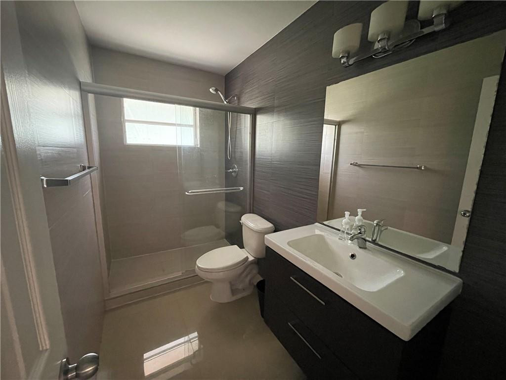 FOUR PILLARS APTS CONDO - Residential Lease