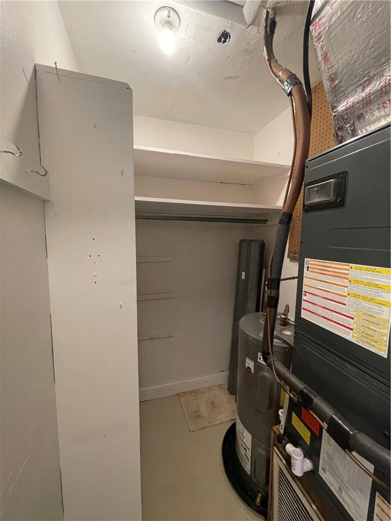 FOUR PILLARS APTS CONDO - Residential Lease