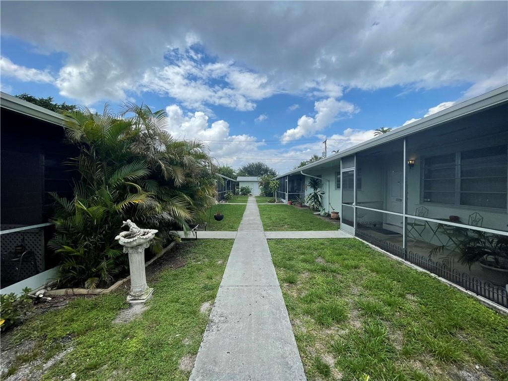 FOUR PILLARS APTS CONDO - Residential Lease