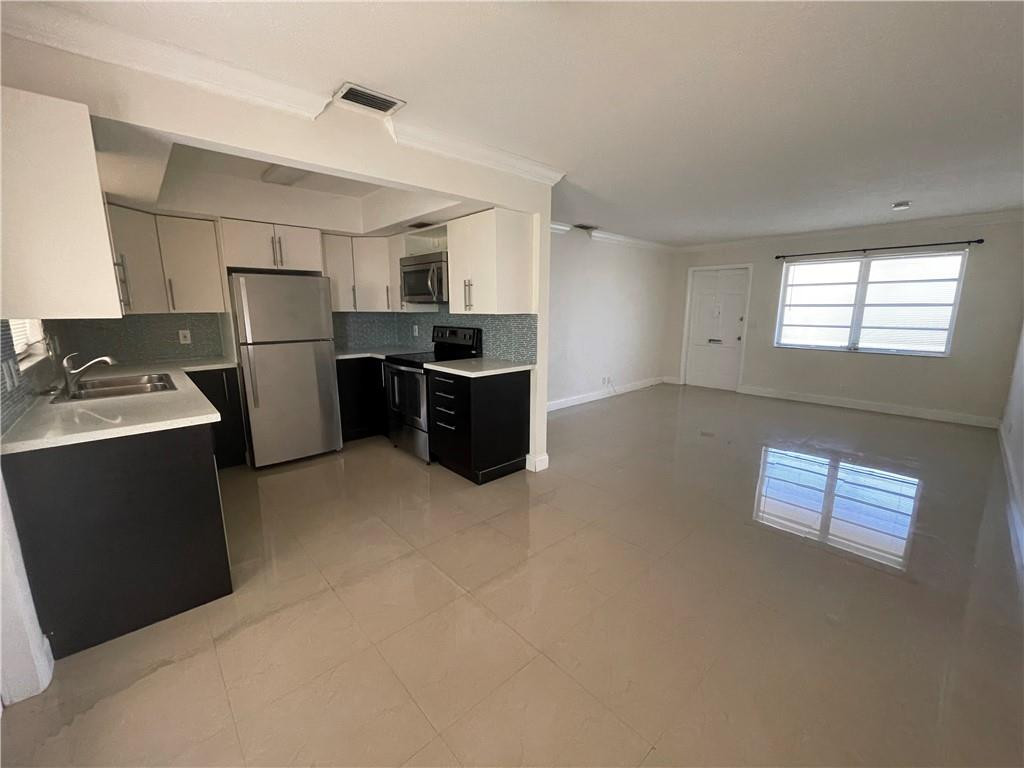 FOUR PILLARS APTS CONDO - Residential Lease