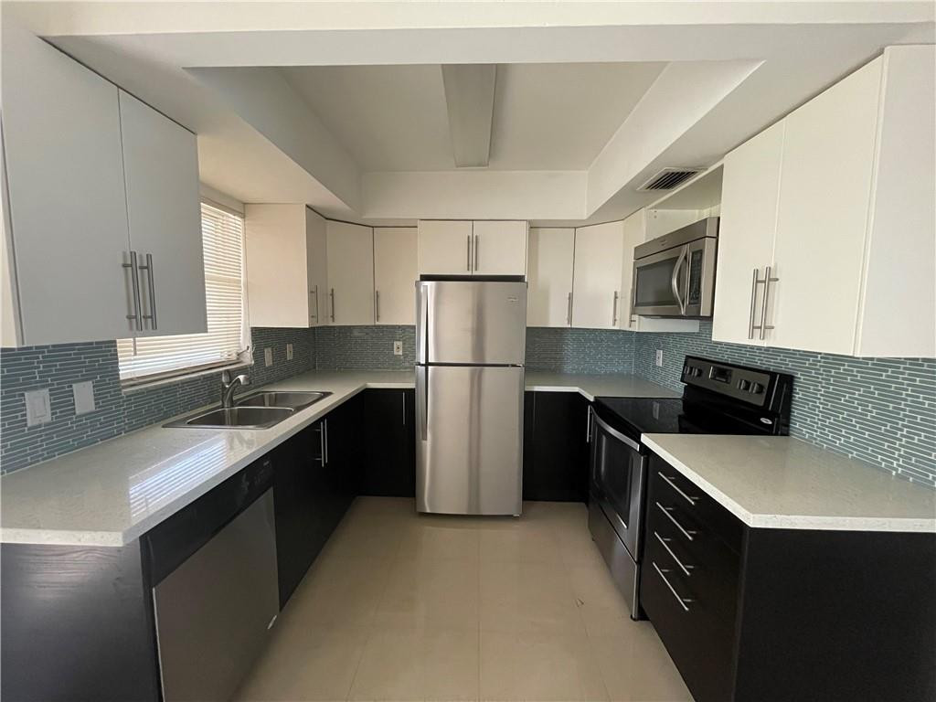 FOUR PILLARS APTS CONDO - Residential Lease