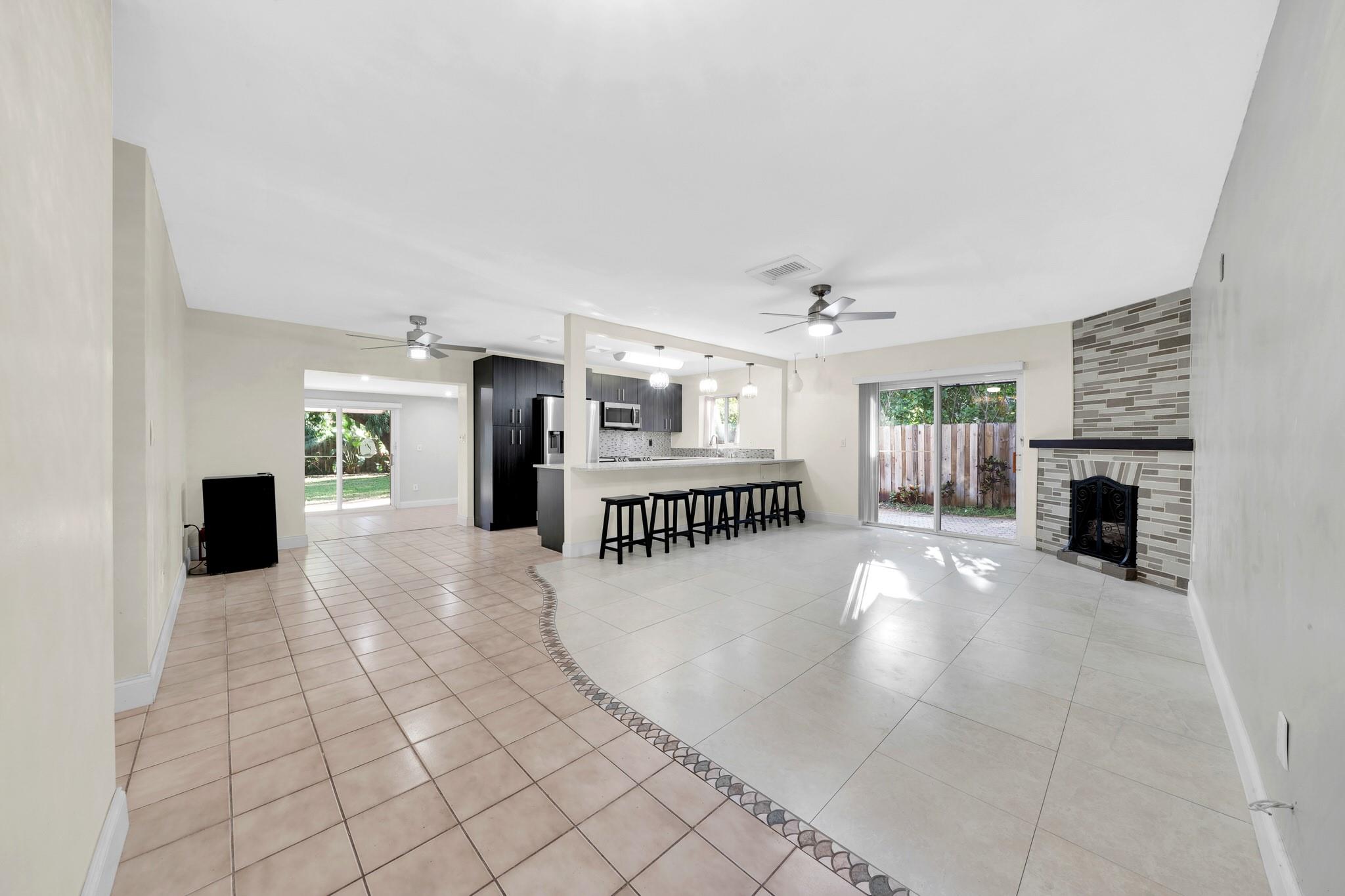 1610 SW 30th Pl
