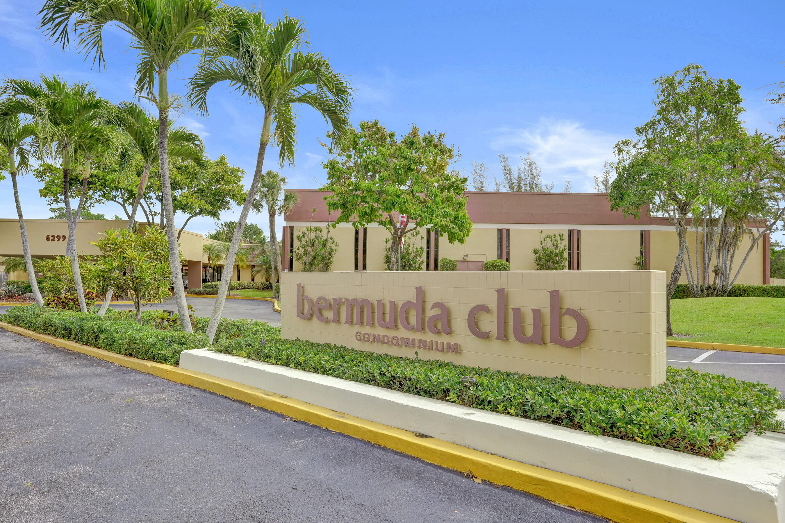 BERMUDA CLUB FIVE CONDO - Residential