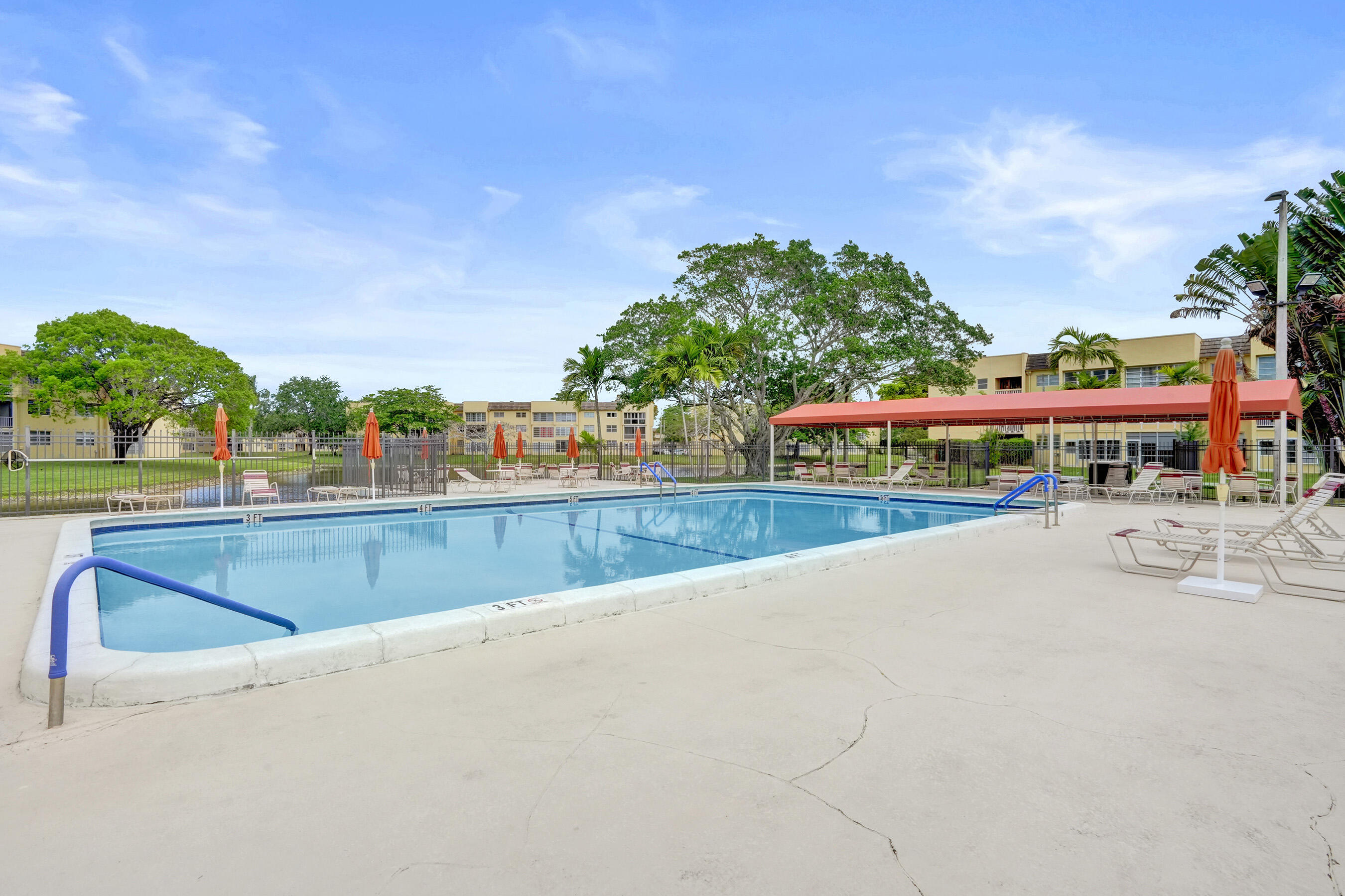 BERMUDA CLUB FIVE CONDO - Residential