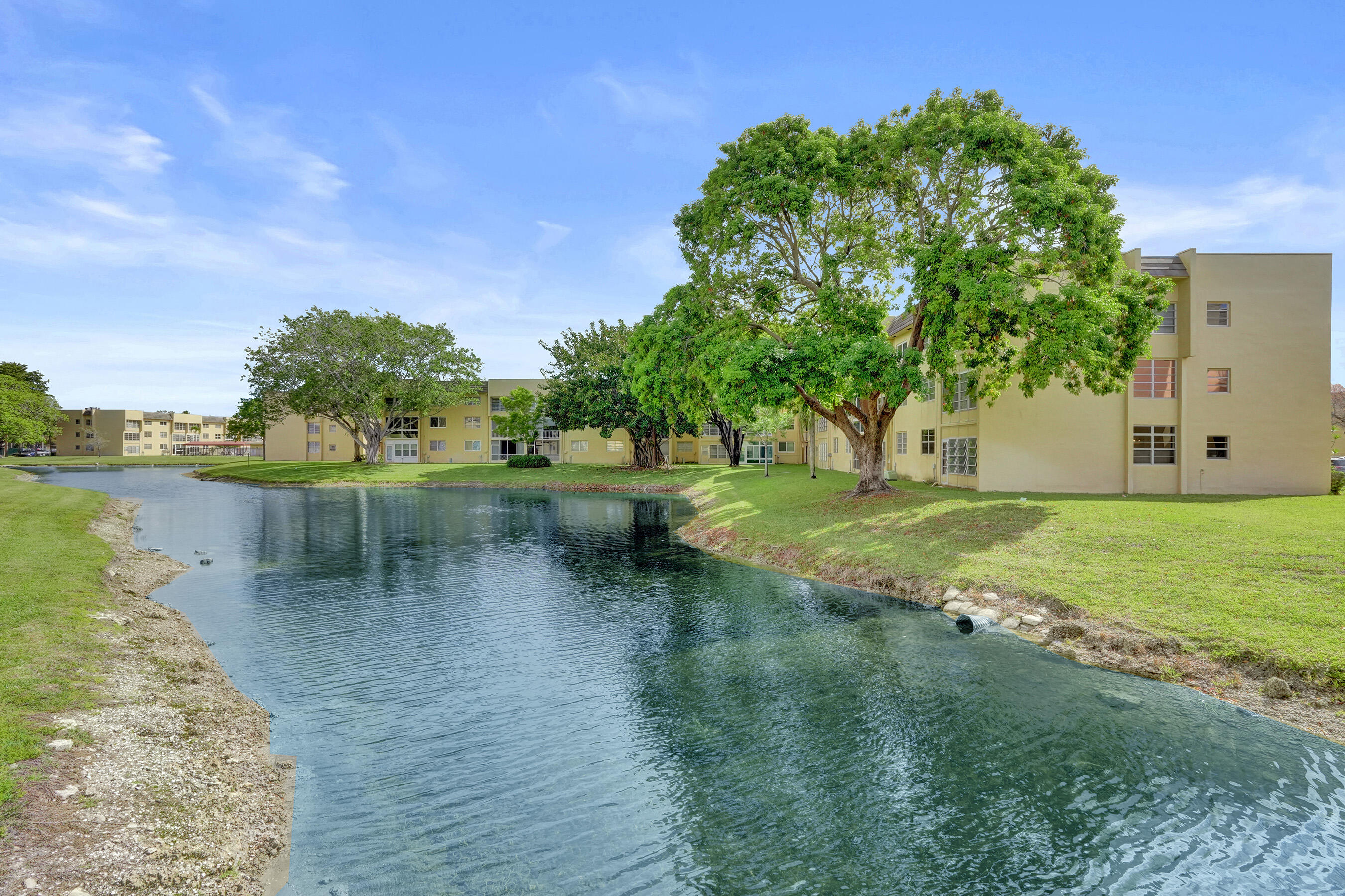 BERMUDA CLUB FIVE CONDO - Residential